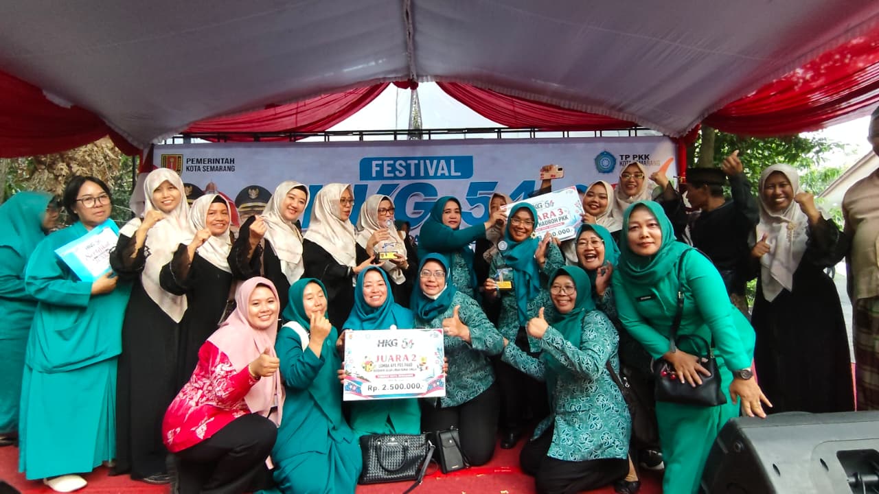 Panen Prestasi, TP PKK Semarang Barat Bersinar di Festival HKG PKK ke-54
